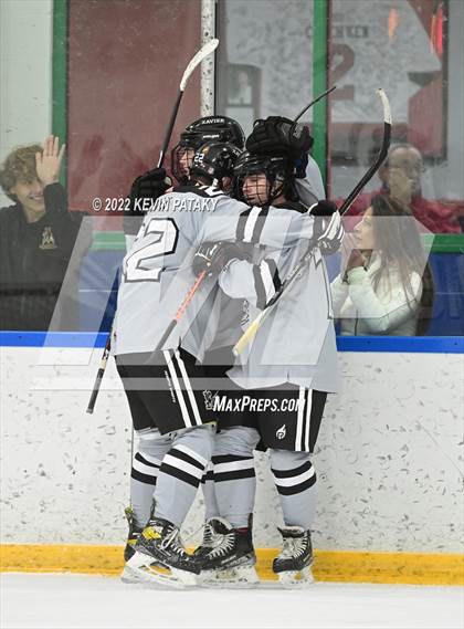 Thumbnail 1 in Northwest Catholic @ Xavier photogallery.