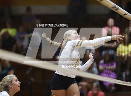Thumbnail 1 in Midway @ Cape Fear photogallery.