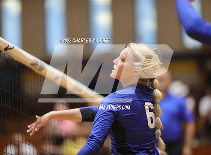 Thumbnail 1 in Midway @ Cape Fear photogallery.