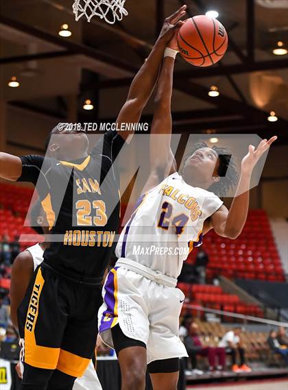Thumbnail 2 in Columbus vs Houston Math Science & Tech (King Cotton Classic) photogallery.