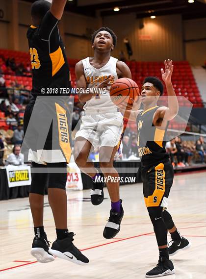 Thumbnail 3 in Columbus vs Houston Math Science & Tech (King Cotton Classic) photogallery.
