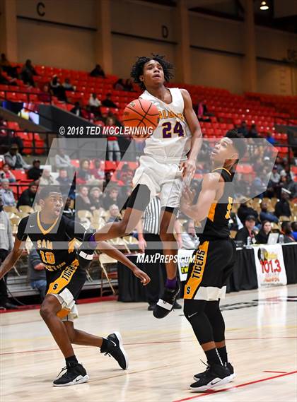 Thumbnail 3 in Columbus vs Houston Math Science & Tech (King Cotton Classic) photogallery.