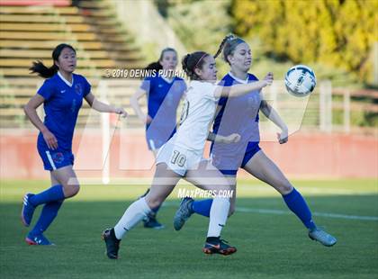Thumbnail 3 in St. Ignatius vs. Archbishop Mitty (CIF CCS Open Division Final) photogallery.