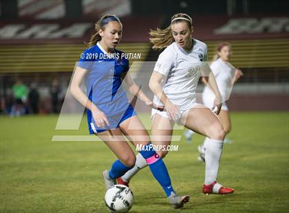 Thumbnail 3 in St. Ignatius vs. Archbishop Mitty (CIF CCS Open Division Final) photogallery.