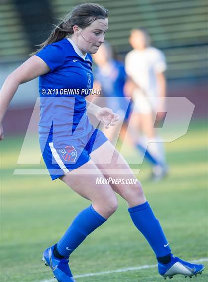 Thumbnail 2 in St. Ignatius vs. Archbishop Mitty (CIF CCS Open Division Final) photogallery.