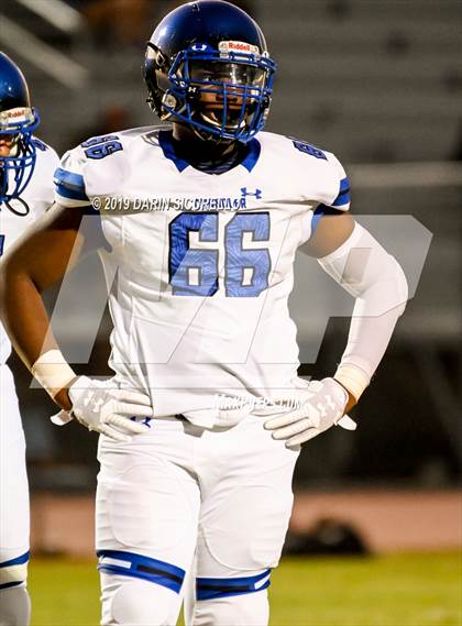 Thumbnail 3 in Perry vs Chandler photogallery.