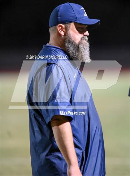 Thumbnail 3 in Perry vs Chandler photogallery.
