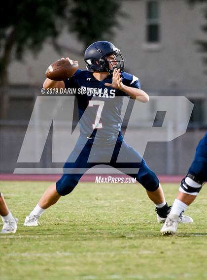 Thumbnail 2 in Perry vs Chandler photogallery.