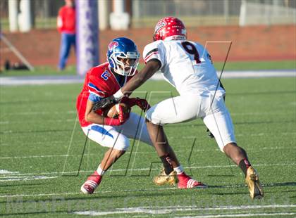 Thumbnail 3 in Cedar Hill vs Cooper (UIL 5A D2 Regional Playoff) photogallery.
