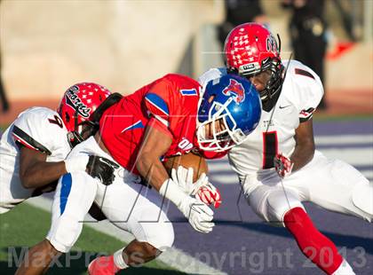 Thumbnail 2 in Cedar Hill vs Cooper (UIL 5A D2 Regional Playoff) photogallery.