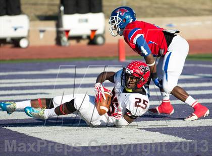 Thumbnail 2 in Cedar Hill vs Cooper (UIL 5A D2 Regional Playoff) photogallery.