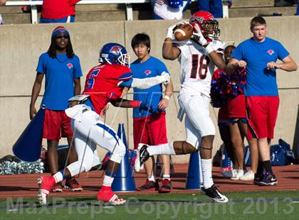 Thumbnail 2 in Cedar Hill vs Cooper (UIL 5A D2 Regional Playoff) photogallery.