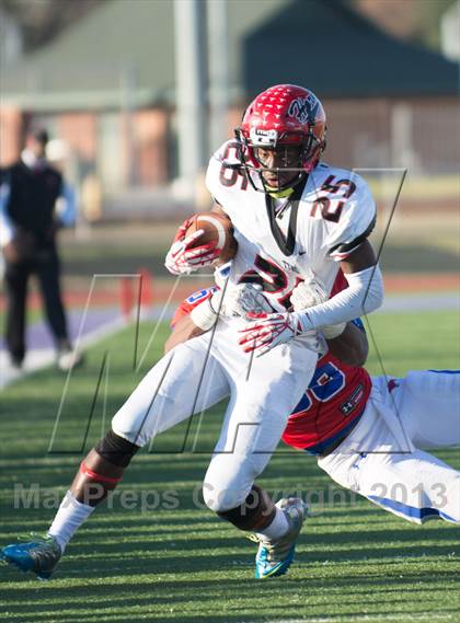 Thumbnail 3 in Cedar Hill vs Cooper (UIL 5A D2 Regional Playoff) photogallery.