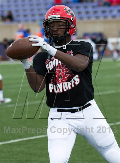 Thumbnail 1 in Cedar Hill vs Cooper (UIL 5A D2 Regional Playoff) photogallery.