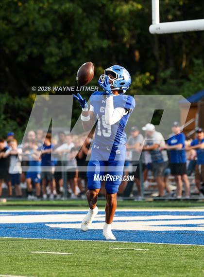 Thumbnail 2 in Elder @ Covington Catholic photogallery.