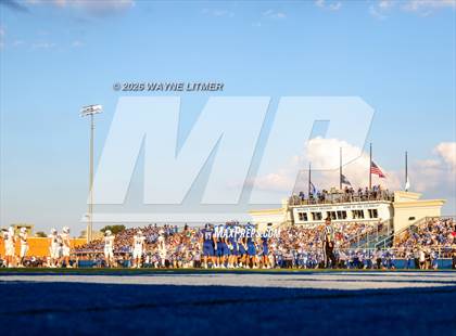 Thumbnail 3 in Elder @ Covington Catholic photogallery.