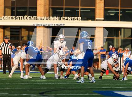 Thumbnail 2 in Elder @ Covington Catholic photogallery.