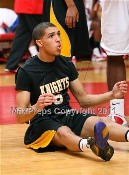 Thumbnail 3 in Washington vs. Bishop Montgomery (Sea Hawk Classic Championship Game) photogallery.