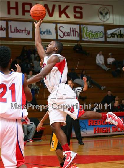 Thumbnail 3 in Washington vs. Bishop Montgomery (Sea Hawk Classic Championship Game) photogallery.