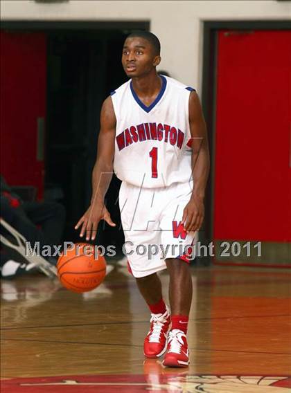 Thumbnail 2 in Washington vs. Bishop Montgomery (Sea Hawk Classic Championship Game) photogallery.