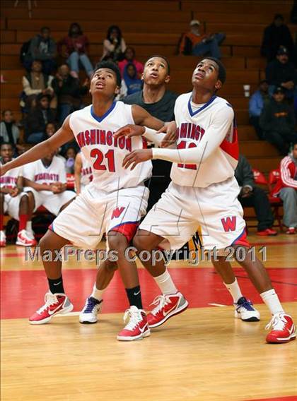 Thumbnail 2 in Washington vs. Bishop Montgomery (Sea Hawk Classic Championship Game) photogallery.