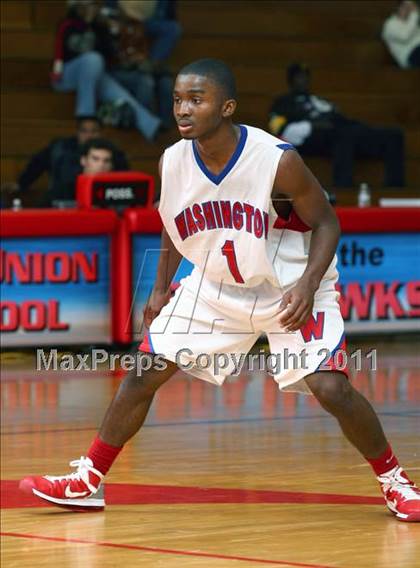 Thumbnail 3 in Washington vs. Bishop Montgomery (Sea Hawk Classic Championship Game) photogallery.