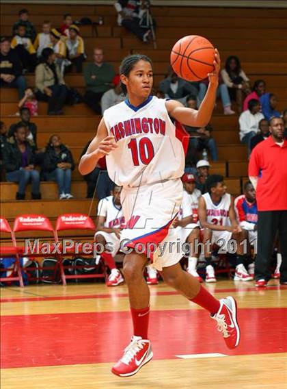 Thumbnail 2 in Washington vs. Bishop Montgomery (Sea Hawk Classic Championship Game) photogallery.