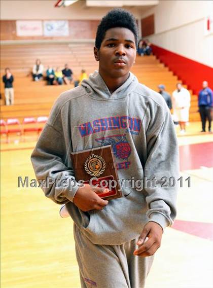 Thumbnail 2 in Washington vs. Bishop Montgomery (Sea Hawk Classic Championship Game) photogallery.