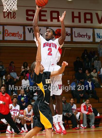 Thumbnail 1 in Washington vs. Bishop Montgomery (Sea Hawk Classic Championship Game) photogallery.