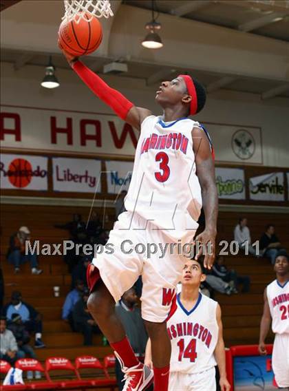 Thumbnail 1 in Washington vs. Bishop Montgomery (Sea Hawk Classic Championship Game) photogallery.