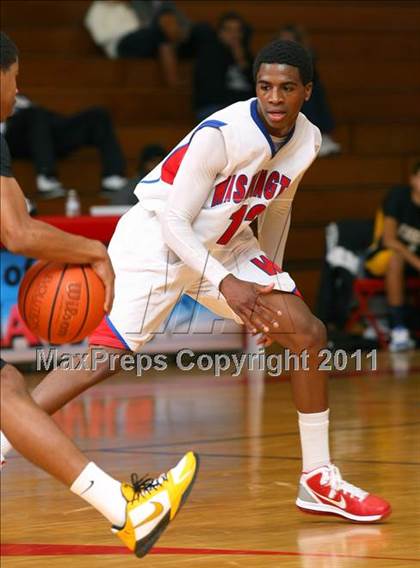 Thumbnail 2 in Washington vs. Bishop Montgomery (Sea Hawk Classic Championship Game) photogallery.