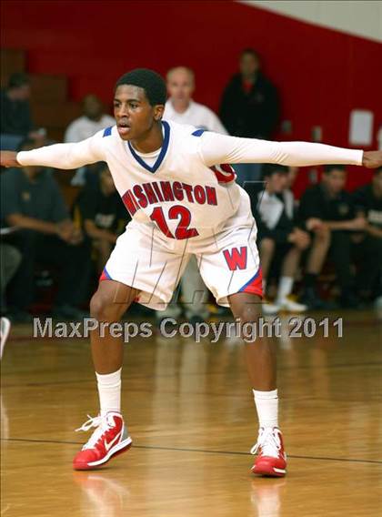 Thumbnail 3 in Washington vs. Bishop Montgomery (Sea Hawk Classic Championship Game) photogallery.