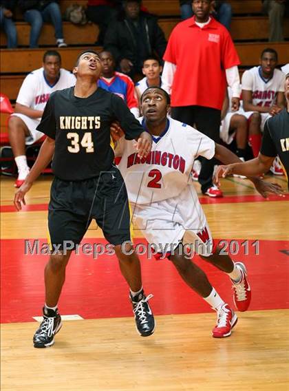 Thumbnail 2 in Washington vs. Bishop Montgomery (Sea Hawk Classic Championship Game) photogallery.