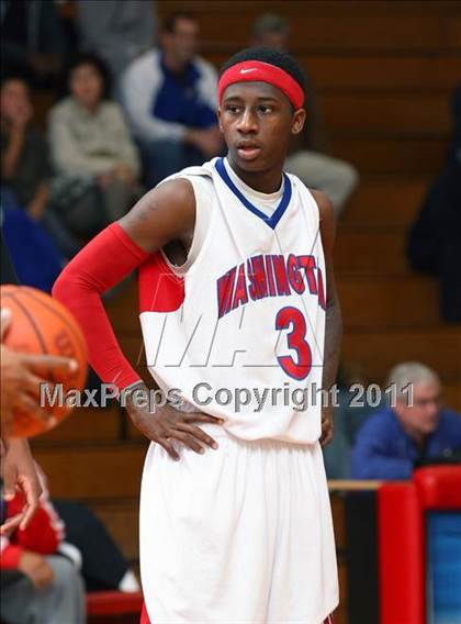 Thumbnail 2 in Washington vs. Bishop Montgomery (Sea Hawk Classic Championship Game) photogallery.