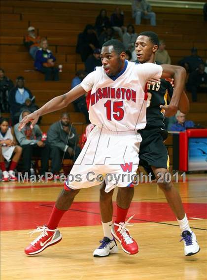 Thumbnail 1 in Washington vs. Bishop Montgomery (Sea Hawk Classic Championship Game) photogallery.