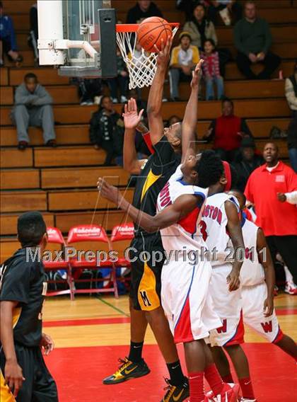 Thumbnail 3 in Washington vs. Bishop Montgomery (Sea Hawk Classic Championship Game) photogallery.