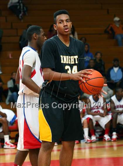 Thumbnail 3 in Washington vs. Bishop Montgomery (Sea Hawk Classic Championship Game) photogallery.