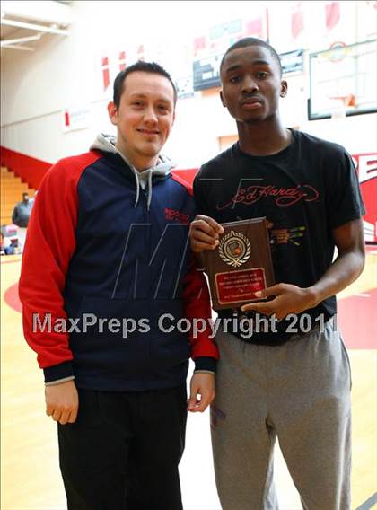 Thumbnail 3 in Washington vs. Bishop Montgomery (Sea Hawk Classic Championship Game) photogallery.