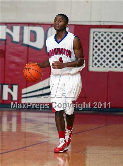 Thumbnail 3 in Washington vs. Bishop Montgomery (Sea Hawk Classic Championship Game) photogallery.