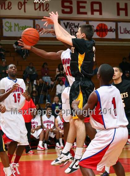 Thumbnail 2 in Washington vs. Bishop Montgomery (Sea Hawk Classic Championship Game) photogallery.