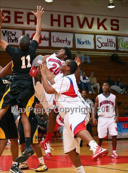 Thumbnail 1 in Washington vs. Bishop Montgomery (Sea Hawk Classic Championship Game) photogallery.