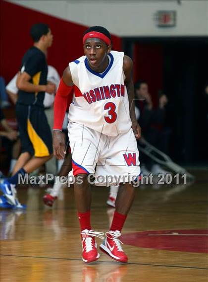Thumbnail 2 in Washington vs. Bishop Montgomery (Sea Hawk Classic Championship Game) photogallery.