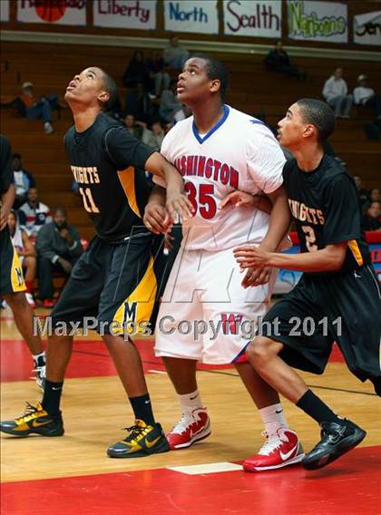 Thumbnail 2 in Washington vs. Bishop Montgomery (Sea Hawk Classic Championship Game) photogallery.