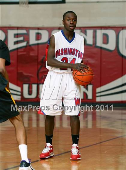 Thumbnail 1 in Washington vs. Bishop Montgomery (Sea Hawk Classic Championship Game) photogallery.