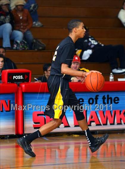 Thumbnail 1 in Washington vs. Bishop Montgomery (Sea Hawk Classic Championship Game) photogallery.