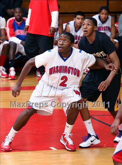 Thumbnail 1 in Washington vs. Bishop Montgomery (Sea Hawk Classic Championship Game) photogallery.