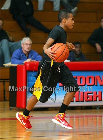 Thumbnail 3 in Washington vs. Bishop Montgomery (Sea Hawk Classic Championship Game) photogallery.