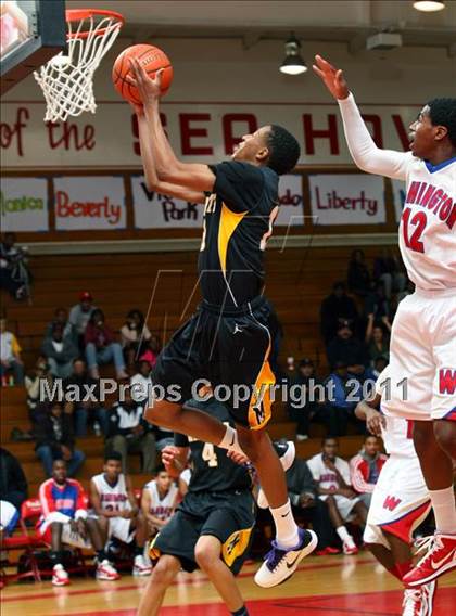 Thumbnail 1 in Washington vs. Bishop Montgomery (Sea Hawk Classic Championship Game) photogallery.