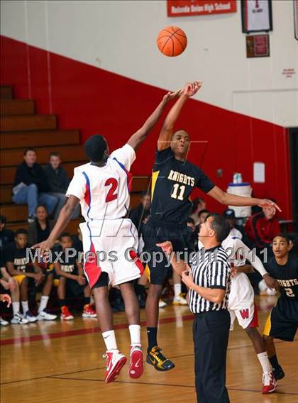 Thumbnail 1 in Washington vs. Bishop Montgomery (Sea Hawk Classic Championship Game) photogallery.