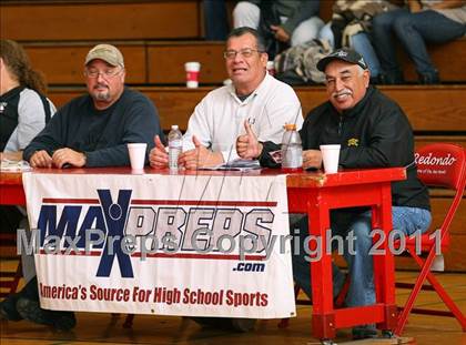Thumbnail 2 in Washington vs. Bishop Montgomery (Sea Hawk Classic Championship Game) photogallery.